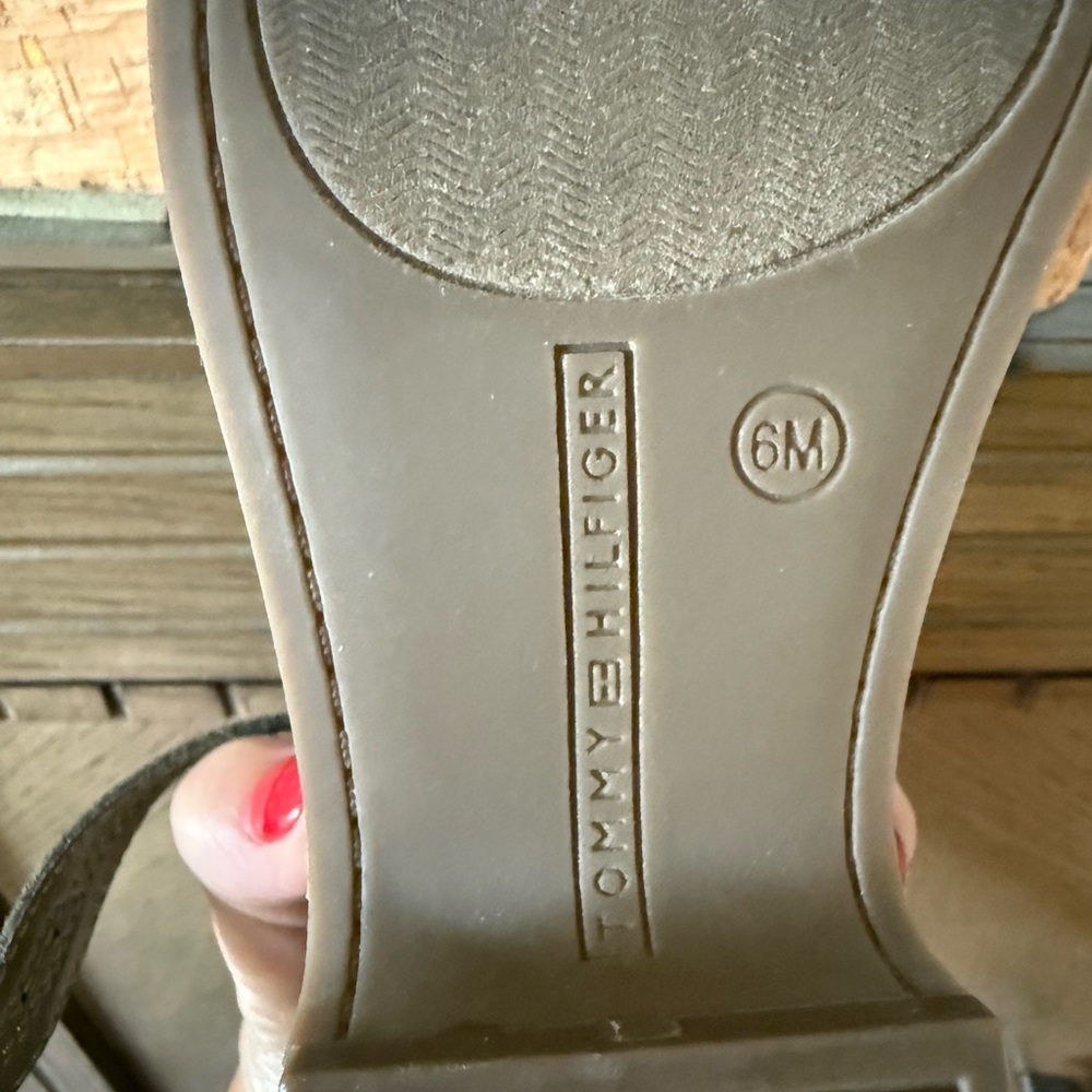 Tommy Hilfiger Olive Green Platform Sandals - Picture 8 of 8